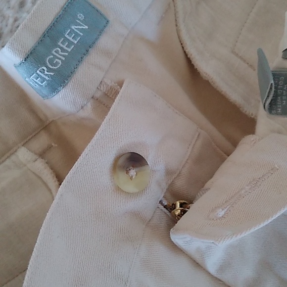 Evergreen Shorts - Picture 7 of 9